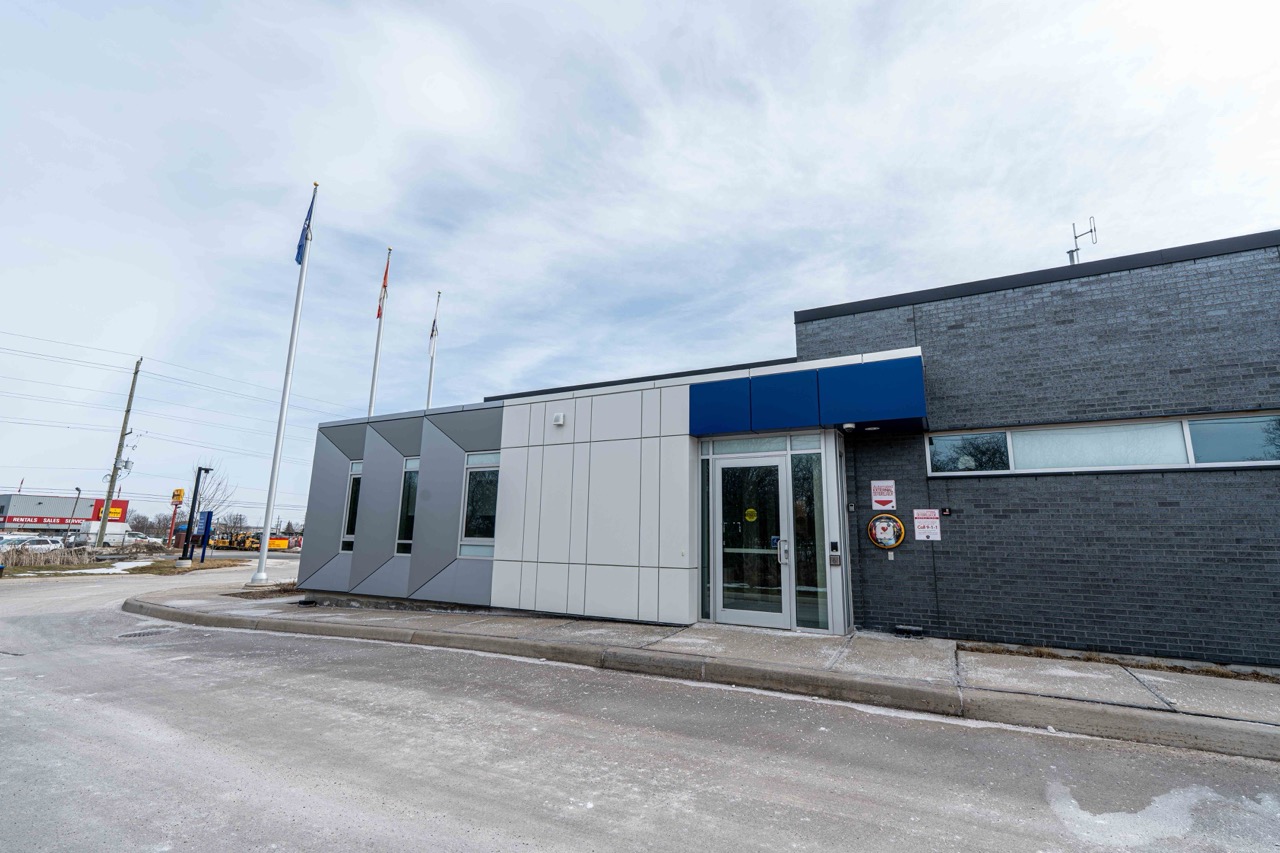 Maintaining Aluminum Composite Panels in Ontario’s Climate